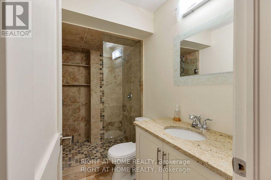 8 Rutherglen Road, Toronto (Leaside), Ontario  M4G 1L6 - Photo 46 - C12451371