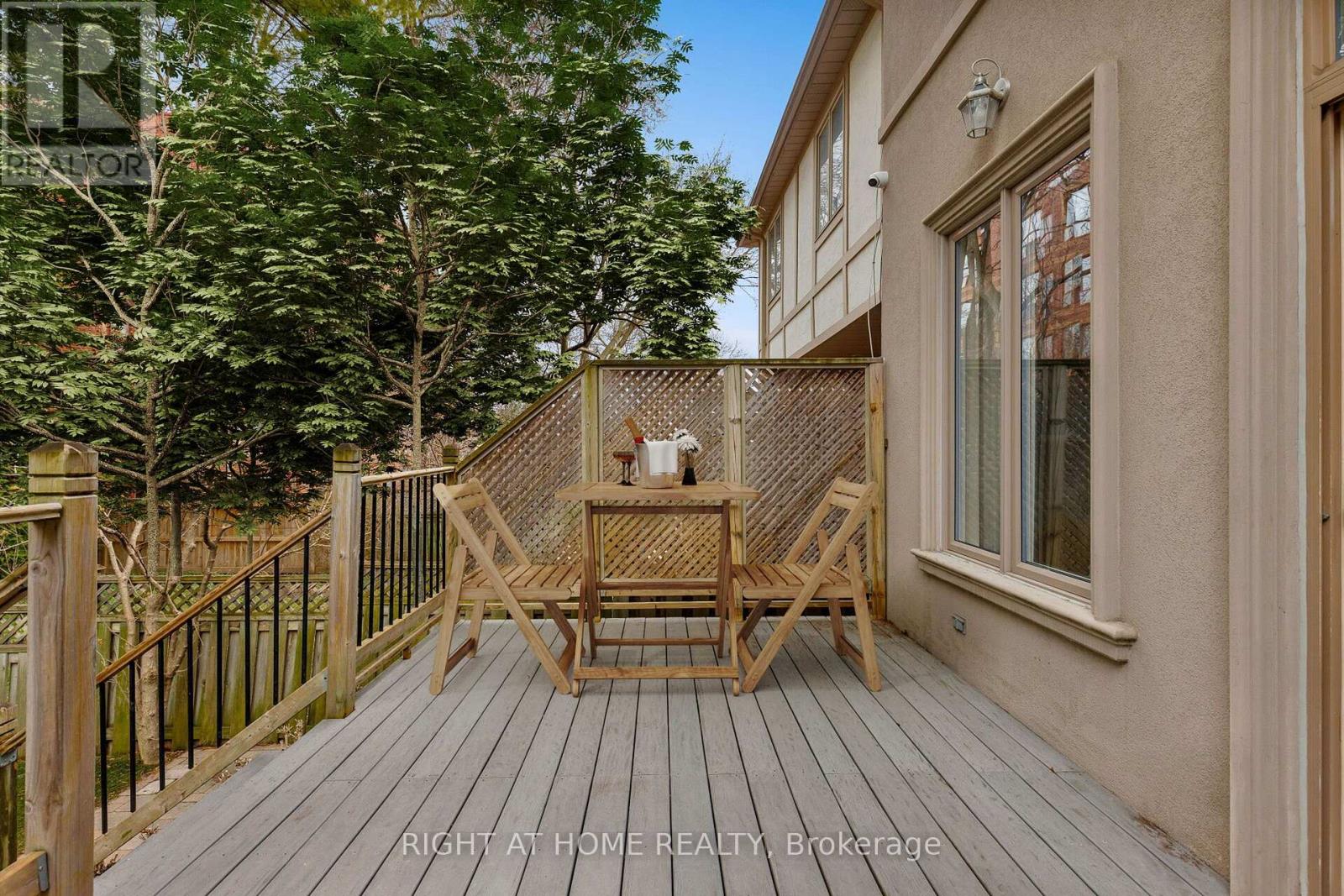8 Rutherglen Road, Toronto (Leaside), Ontario  M4G 1L6 - Photo 49 - C12451371