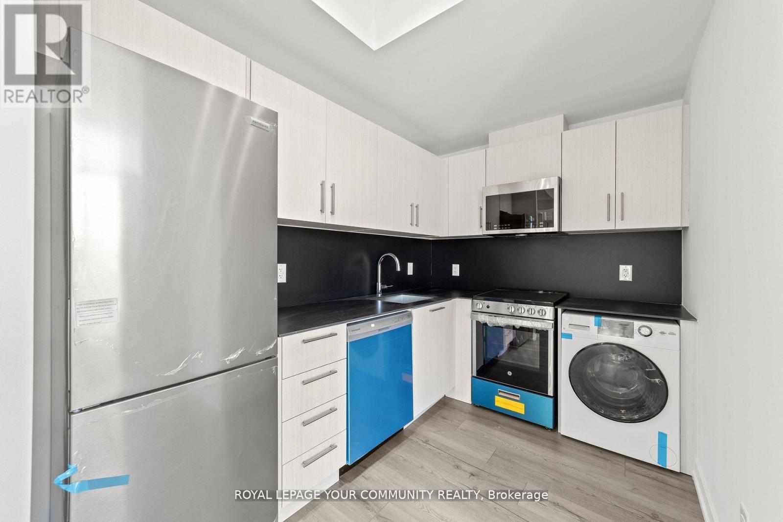 3rd - 11-851 Sheppard Avenue, Toronto, Ontario  L4C 0T4 - Photo 13 - C12451376