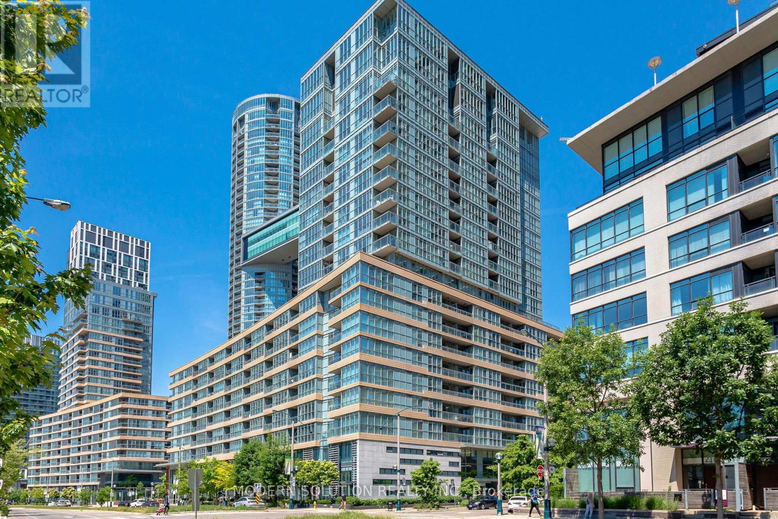 925 - 10 Capreol Court, Toronto (Waterfront Communities), Ontario  M5V 4B3 - Photo 2 - C12451388