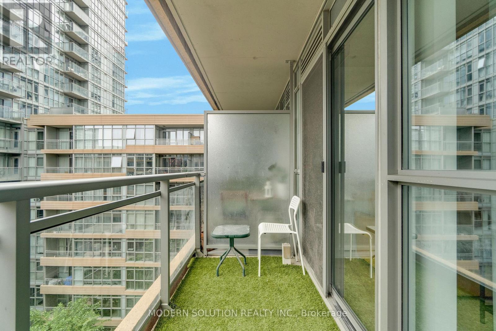 925 - 10 Capreol Court, Toronto (Waterfront Communities), Ontario  M5V 4B3 - Photo 22 - C12451388