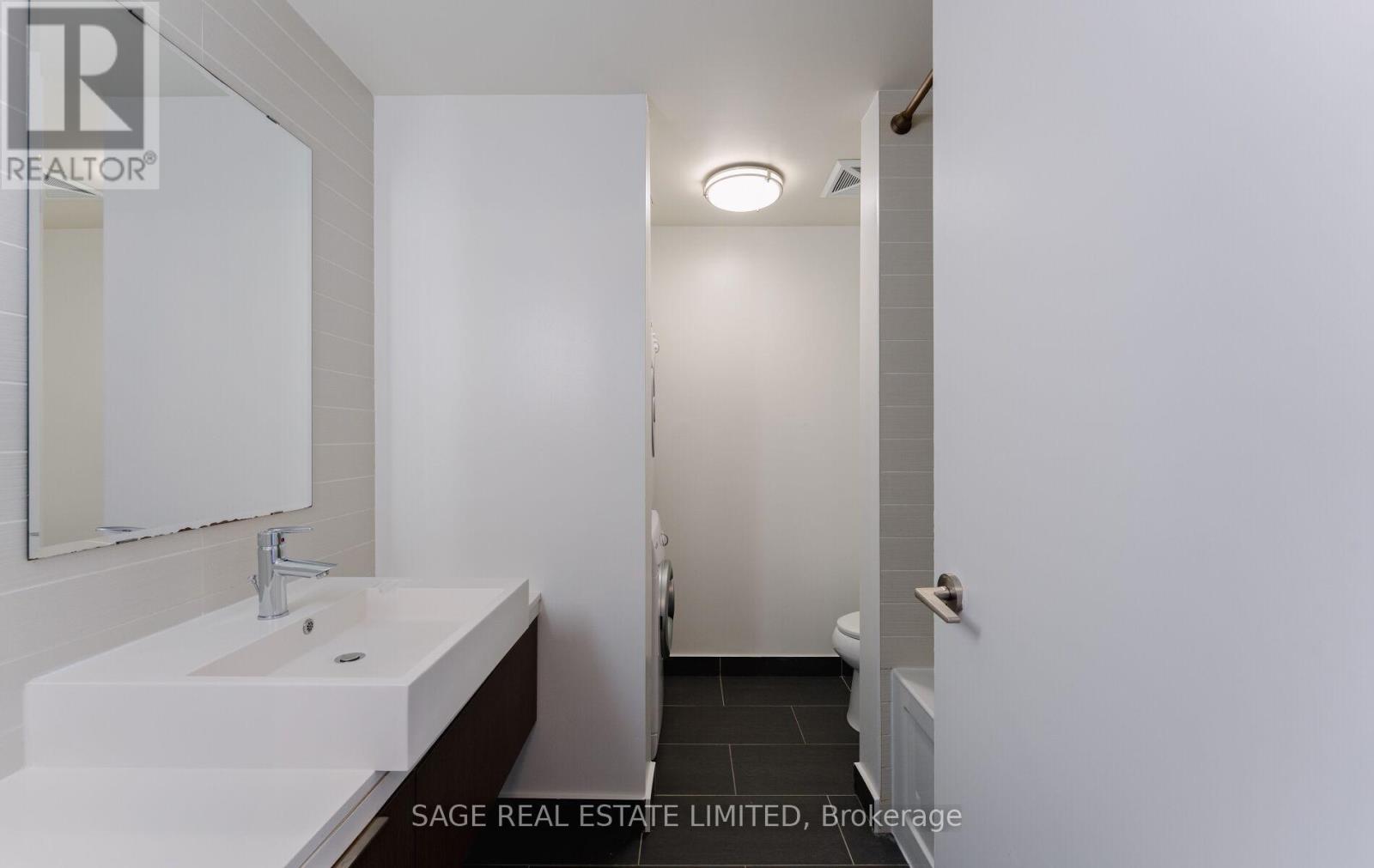 718 - 5 Hanna Avenue, Toronto, Ontario  M6K 0B3 - Photo 29 - C12451403