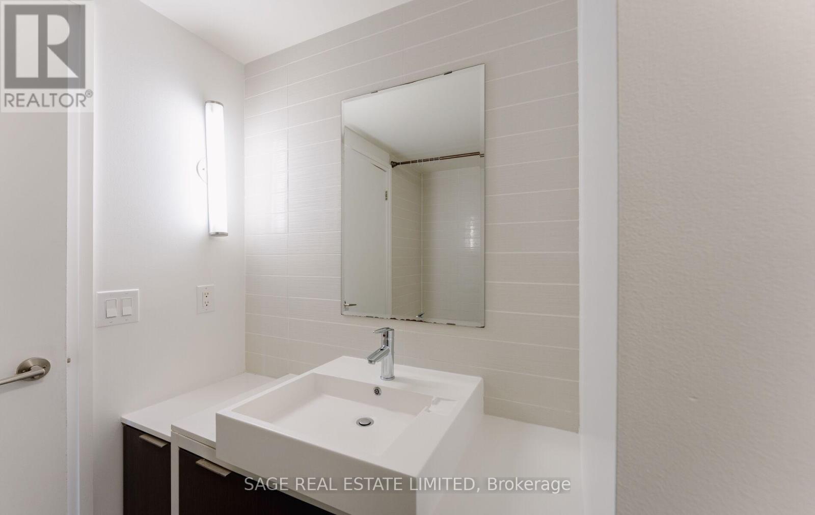 718 - 5 Hanna Avenue, Toronto, Ontario  M6K 0B3 - Photo 30 - C12451403