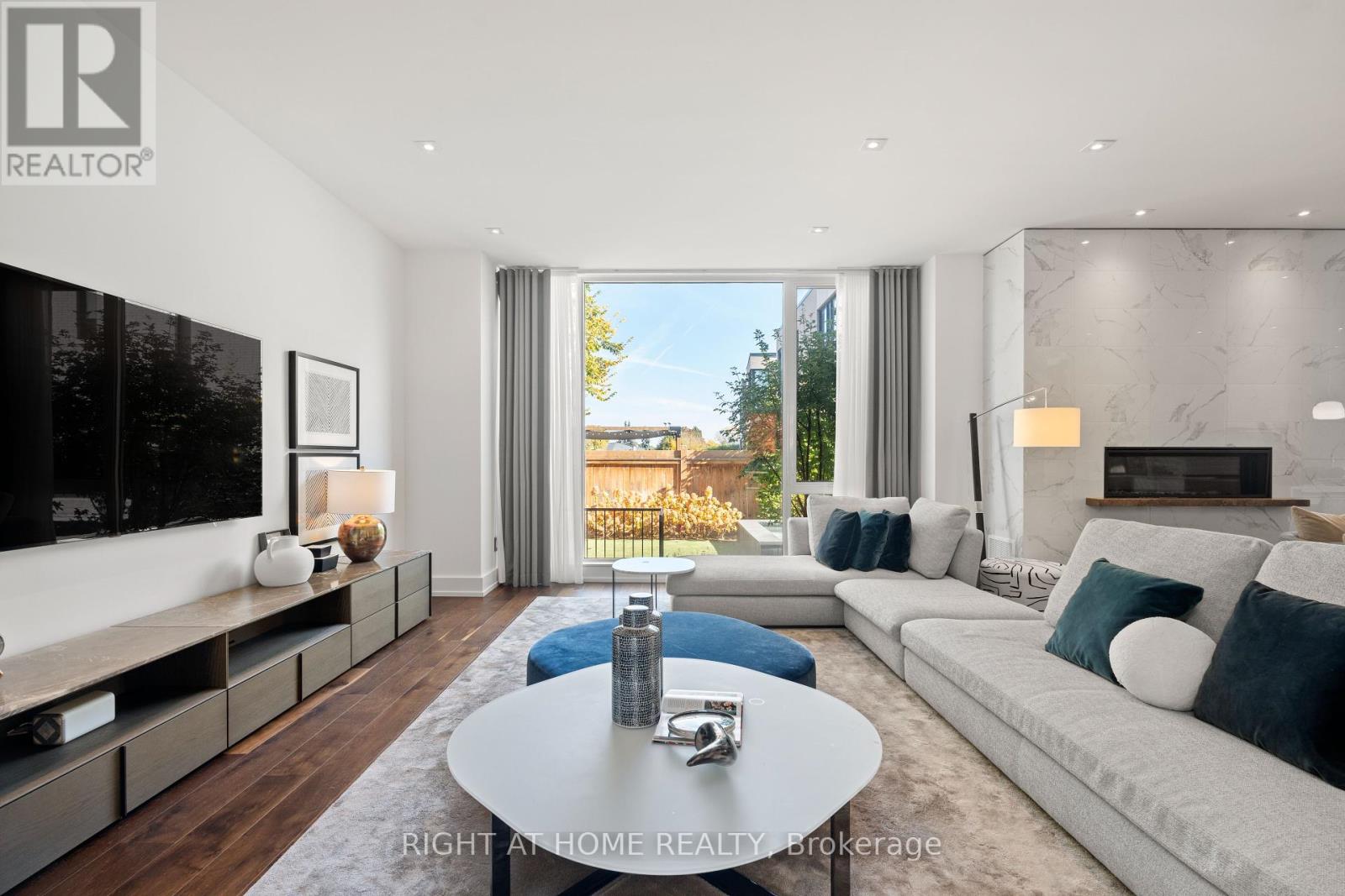 15 Fairmeadow Avenue, Toronto (St. Andrew-Windfields), Ontario  M2P 0A5 - Photo 10 - C12451429