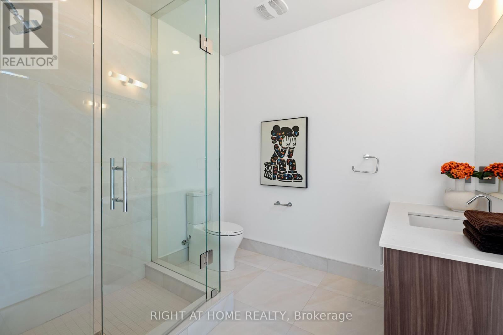 15 Fairmeadow Avenue, Toronto (St. Andrew-Windfields), Ontario  M2P 0A5 - Photo 25 - C12451429