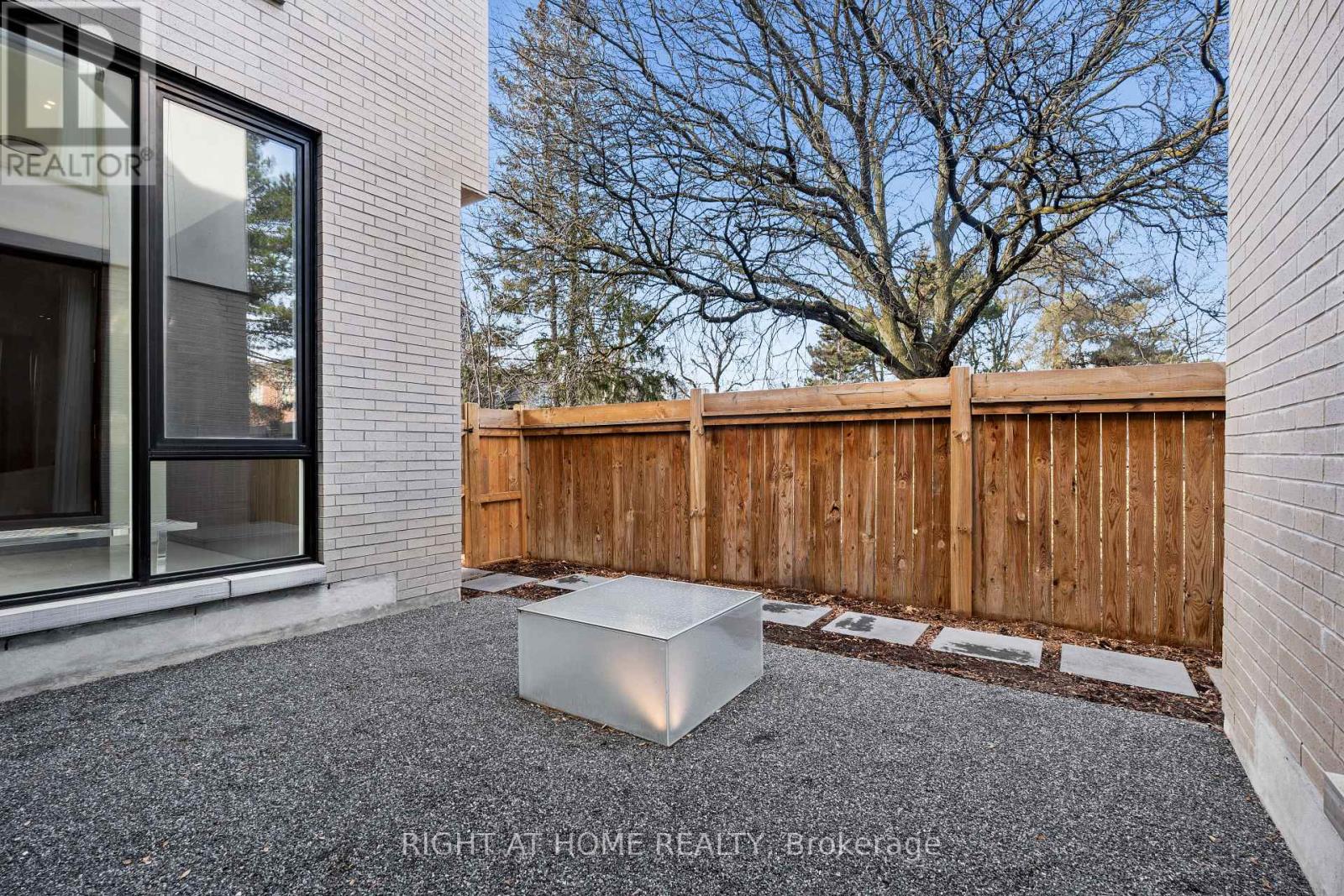 15 Fairmeadow Avenue, Toronto (St. Andrew-Windfields), Ontario  M2P 0A5 - Photo 36 - C12451429