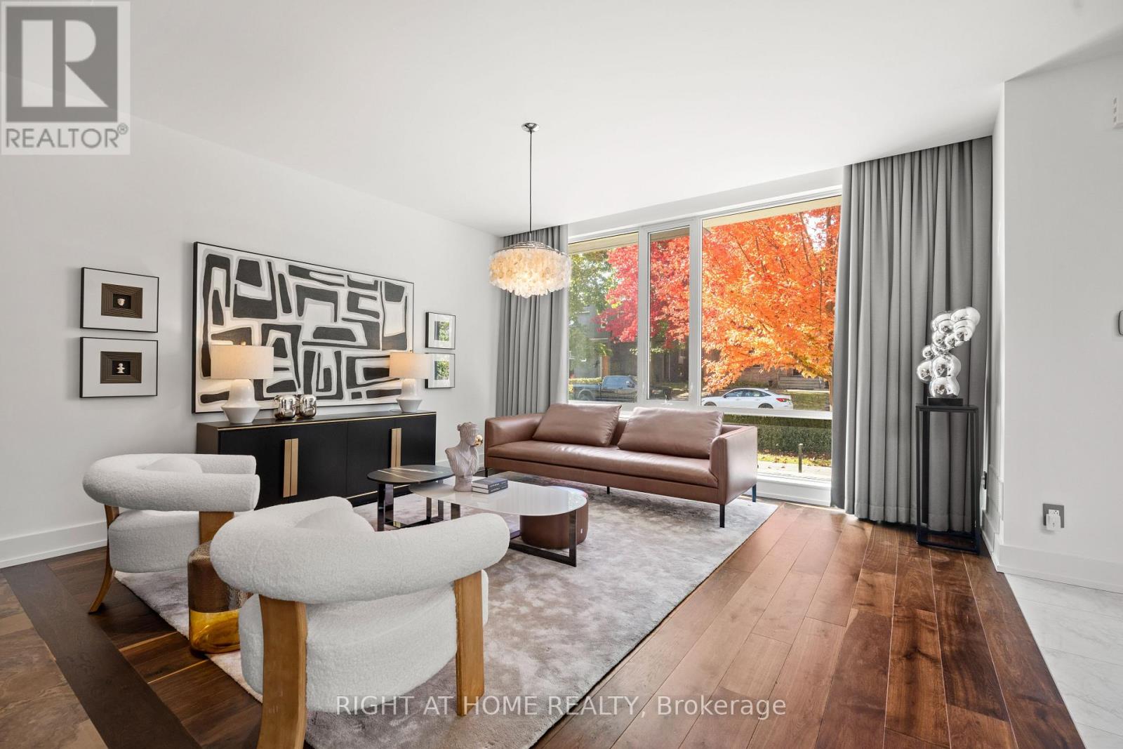 15 Fairmeadow Avenue, Toronto (St. Andrew-Windfields), Ontario  M2P 0A5 - Photo 5 - C12451429