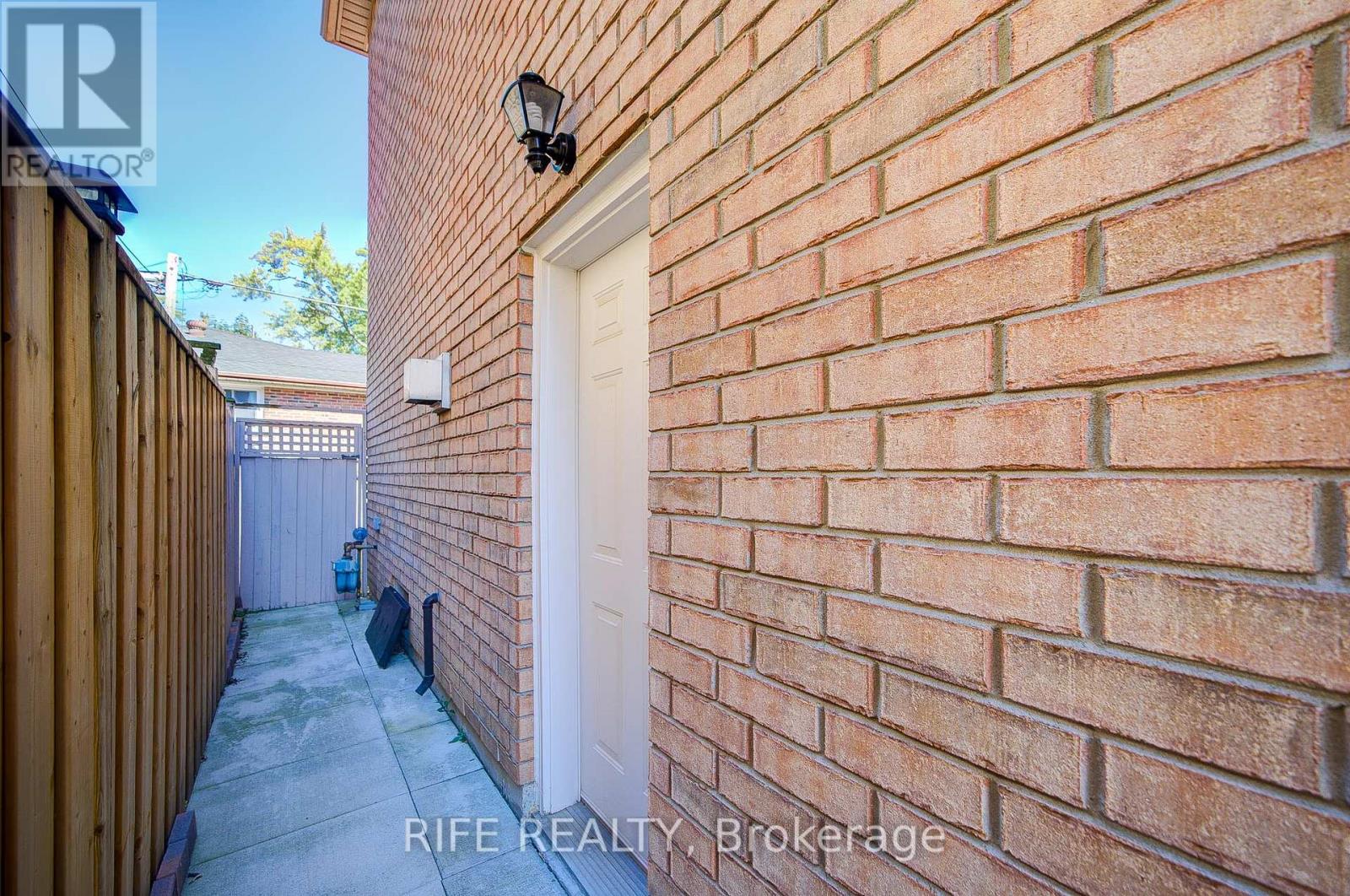 106 Craggview Drive, Toronto (West Hill), Ontario  M1E 2L8 - Photo 23 - E12451395