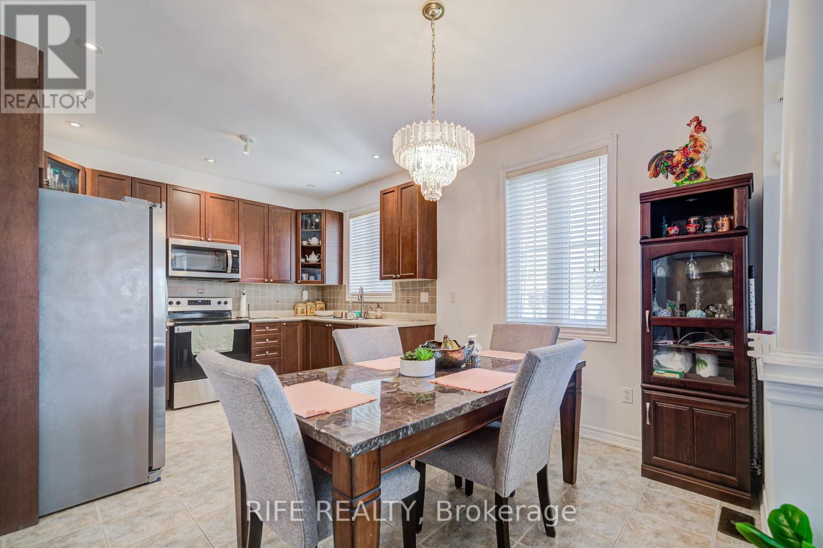 106 Craggview Drive, Toronto (West Hill), Ontario  M1E 2L8 - Photo 5 - E12451395