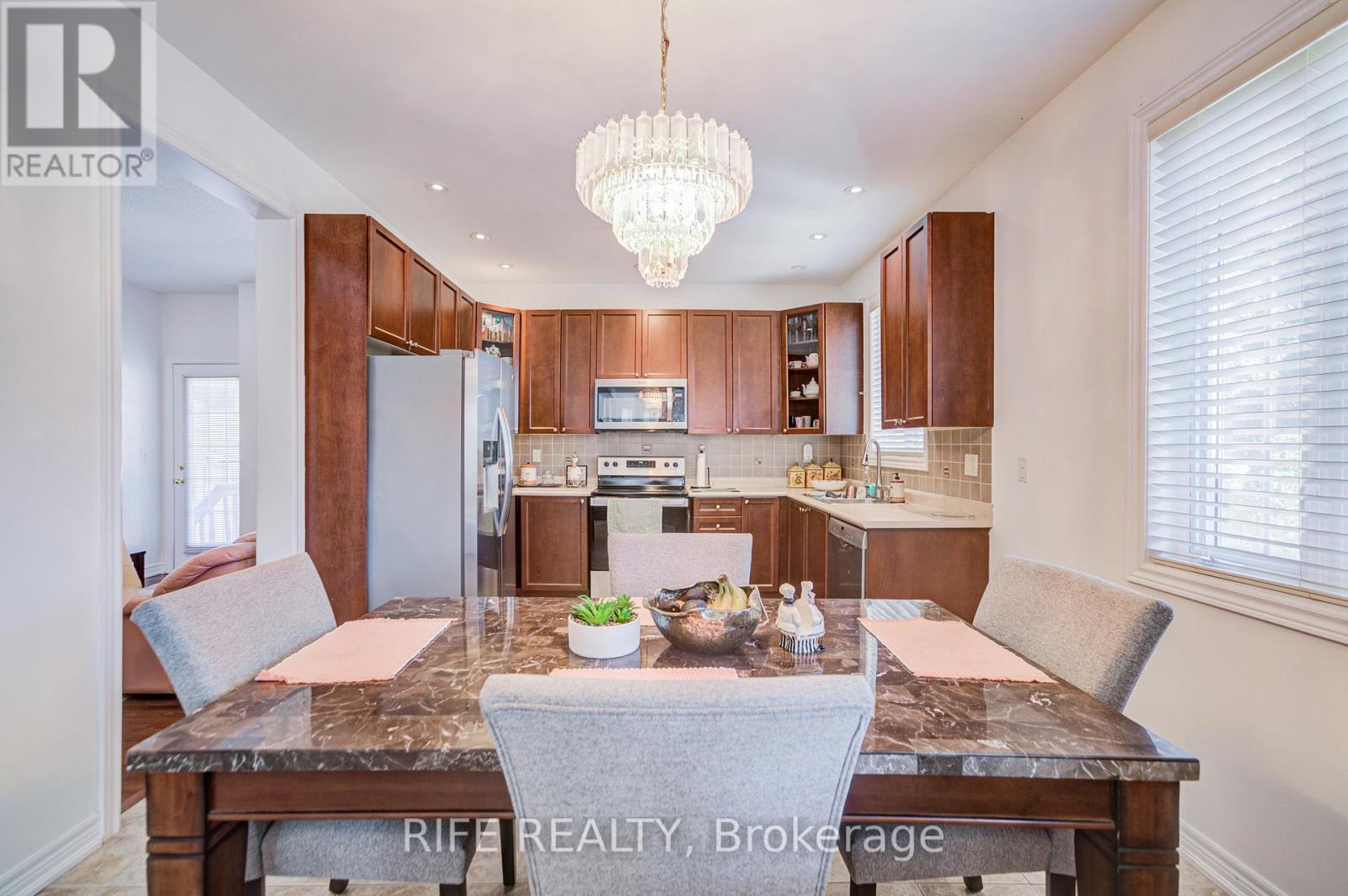106 Craggview Drive, Toronto (West Hill), Ontario  M1E 2L8 - Photo 6 - E12451395