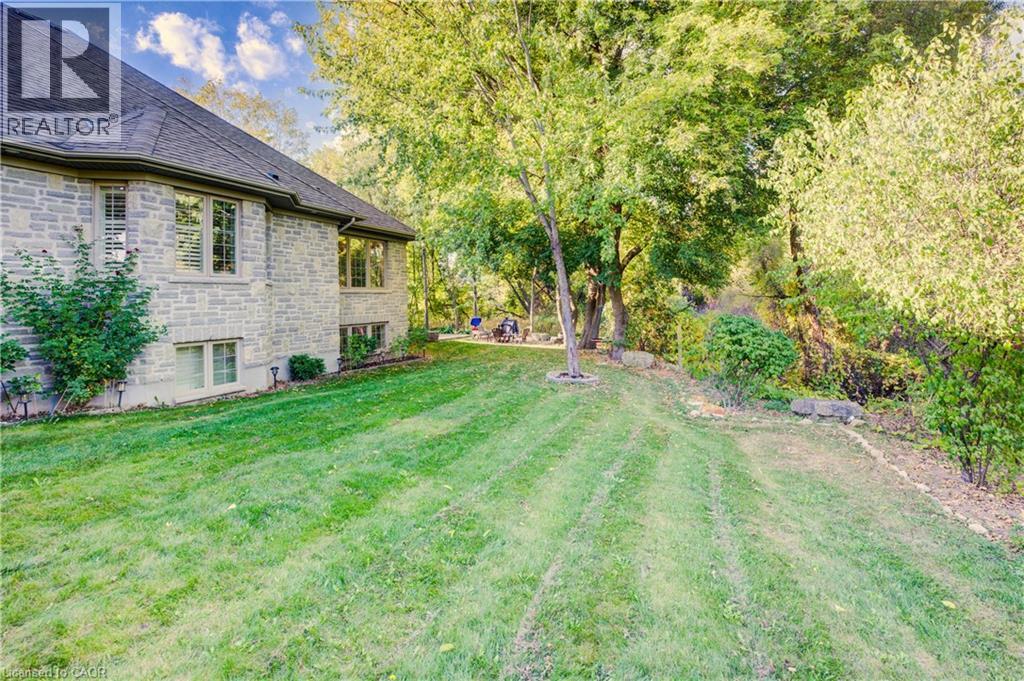 431 Deer Ridge Drive, Kitchener, Ontario  N2P 2T3 - Photo 3 - 40777294