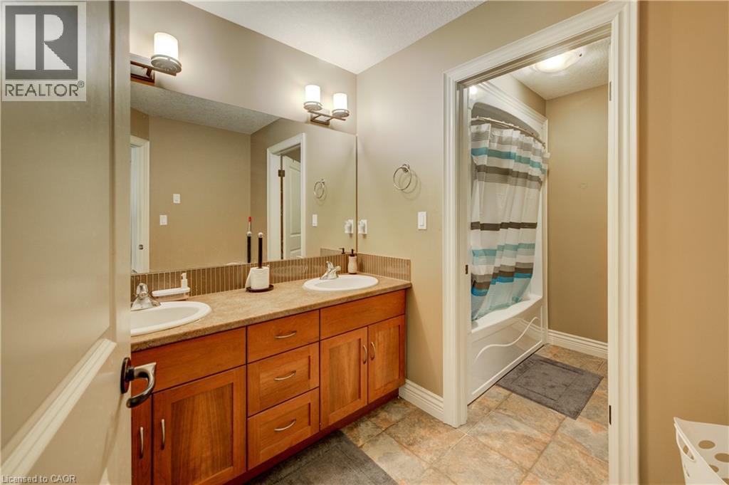 431 Deer Ridge Drive, Kitchener, Ontario  N2P 2T3 - Photo 32 - 40777294