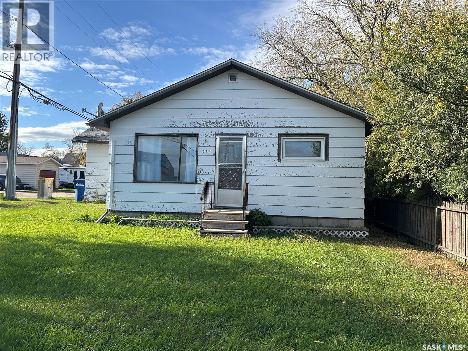 514 Main Street, Moosomin, Saskatchewan  S0G 3N0 - Photo 1 - SK986962