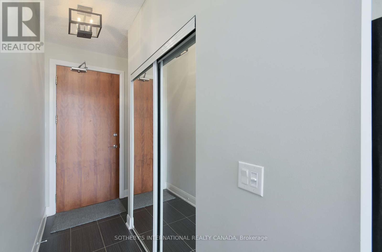 501 - 4700 Highway 7 Road, Vaughan (East Woodbridge), Ontario  L4L 0B4 - Photo 10 - N12451321