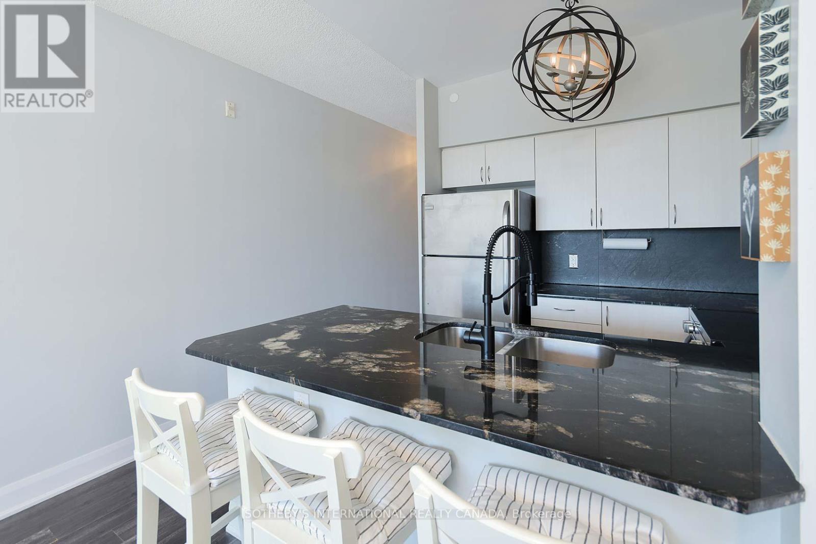 501 - 4700 Highway 7 Road, Vaughan (East Woodbridge), Ontario  L4L 0B4 - Photo 19 - N12451321