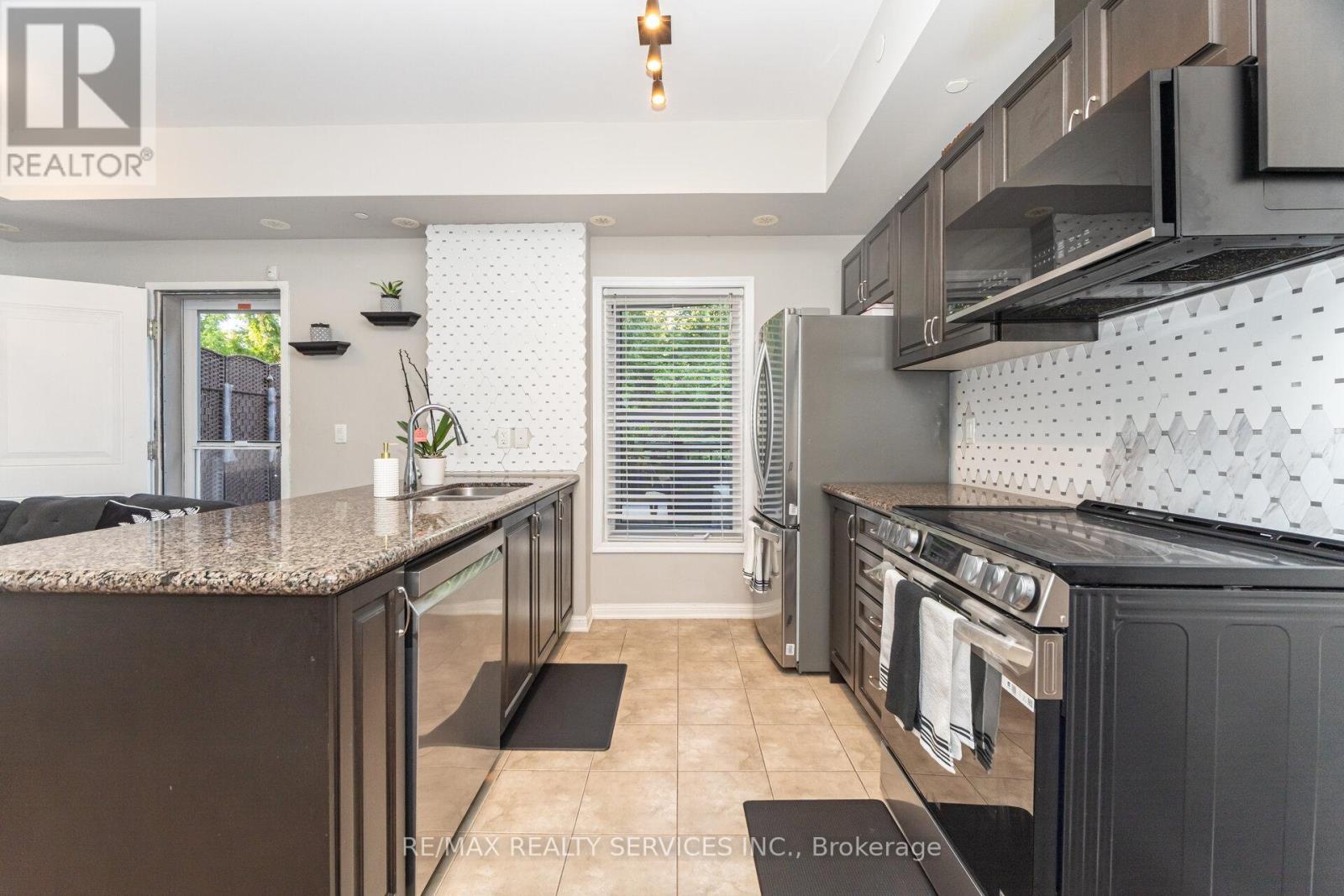 106 - 9589 Keele Street, Vaughan (Maple), Ontario  L6A 5M1 - Photo 20 - N12451350