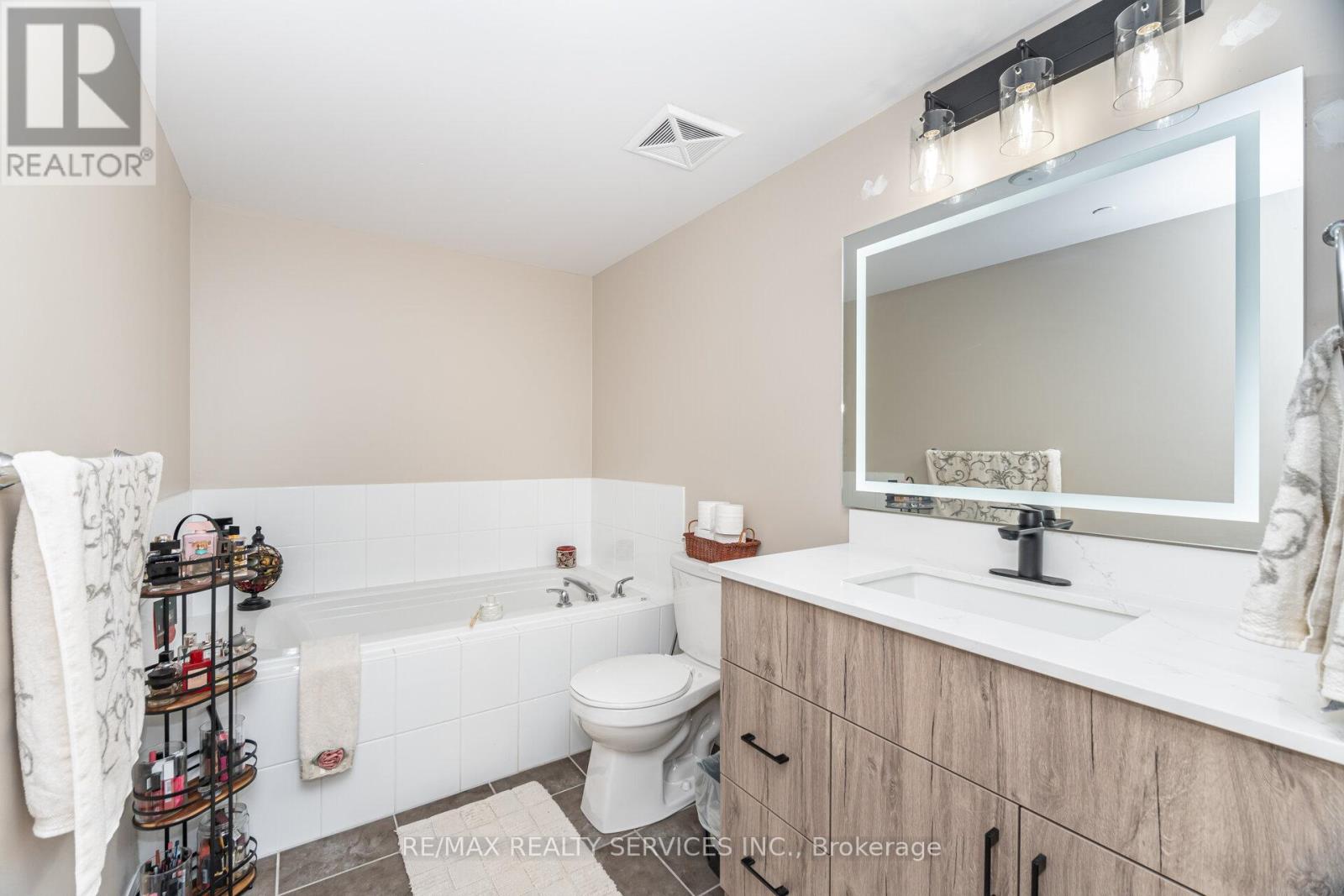 106 - 9589 Keele Street, Vaughan (Maple), Ontario  L6A 5M1 - Photo 30 - N12451350