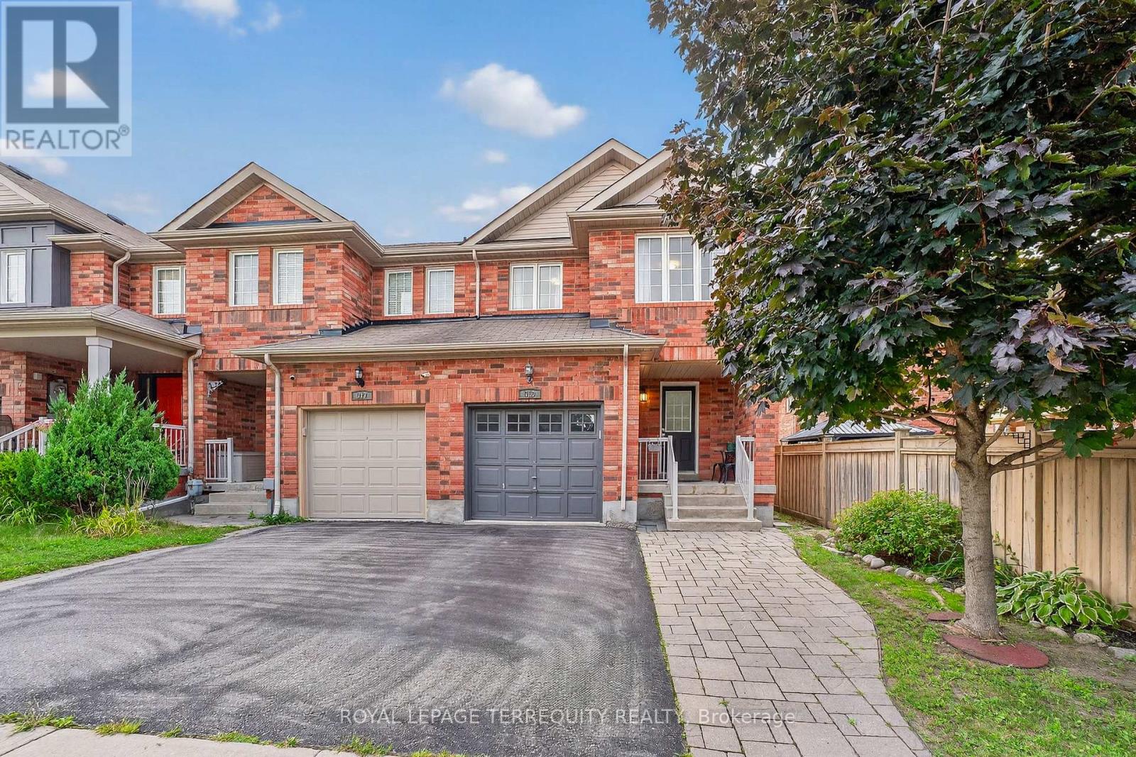 319 Penndutch Circle, Whitchurch-Stouffville (Stouffville), Ontario  L4A 0P2 - Photo 1 - N12451416