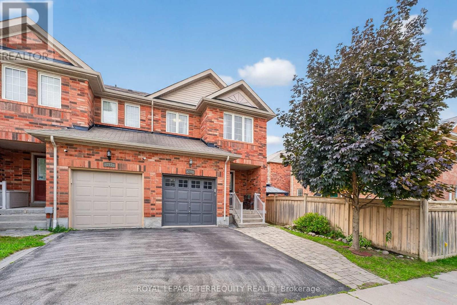 319 Penndutch Circle, Whitchurch-Stouffville (Stouffville), Ontario  L4A 0P2 - Photo 2 - N12451416