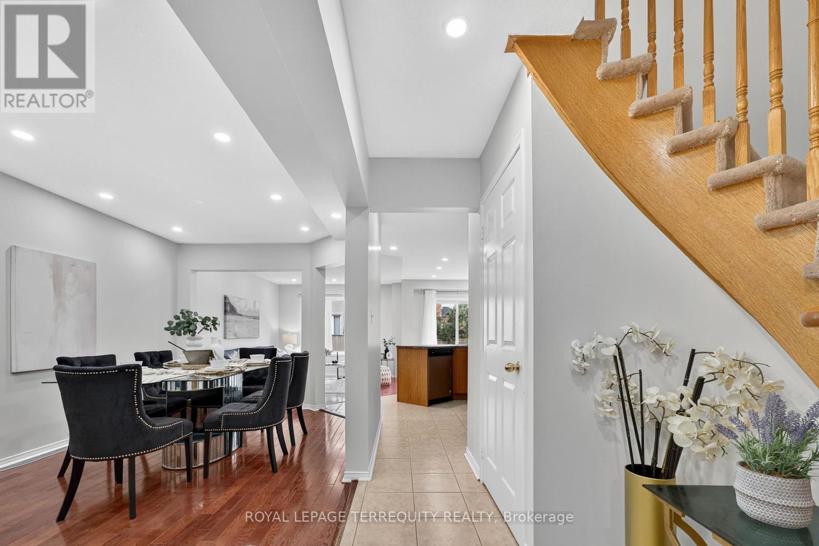 319 Penndutch Circle, Whitchurch-Stouffville (Stouffville), Ontario  L4A 0P2 - Photo 4 - N12451416