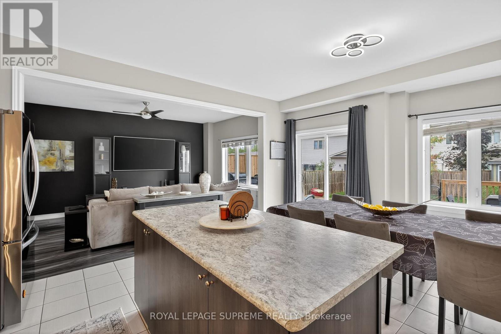 28 Mandley Street, Essa, Ontario  L0M 1B4 - Photo 15 - N12451434
