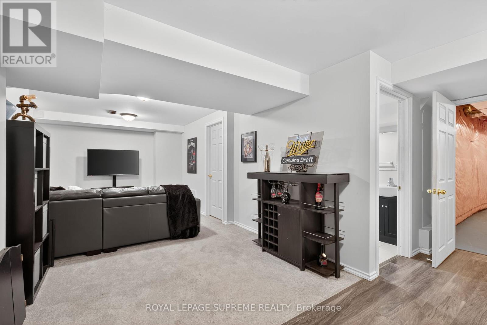 28 Mandley Street, Essa, Ontario  L0M 1B4 - Photo 31 - N12451434