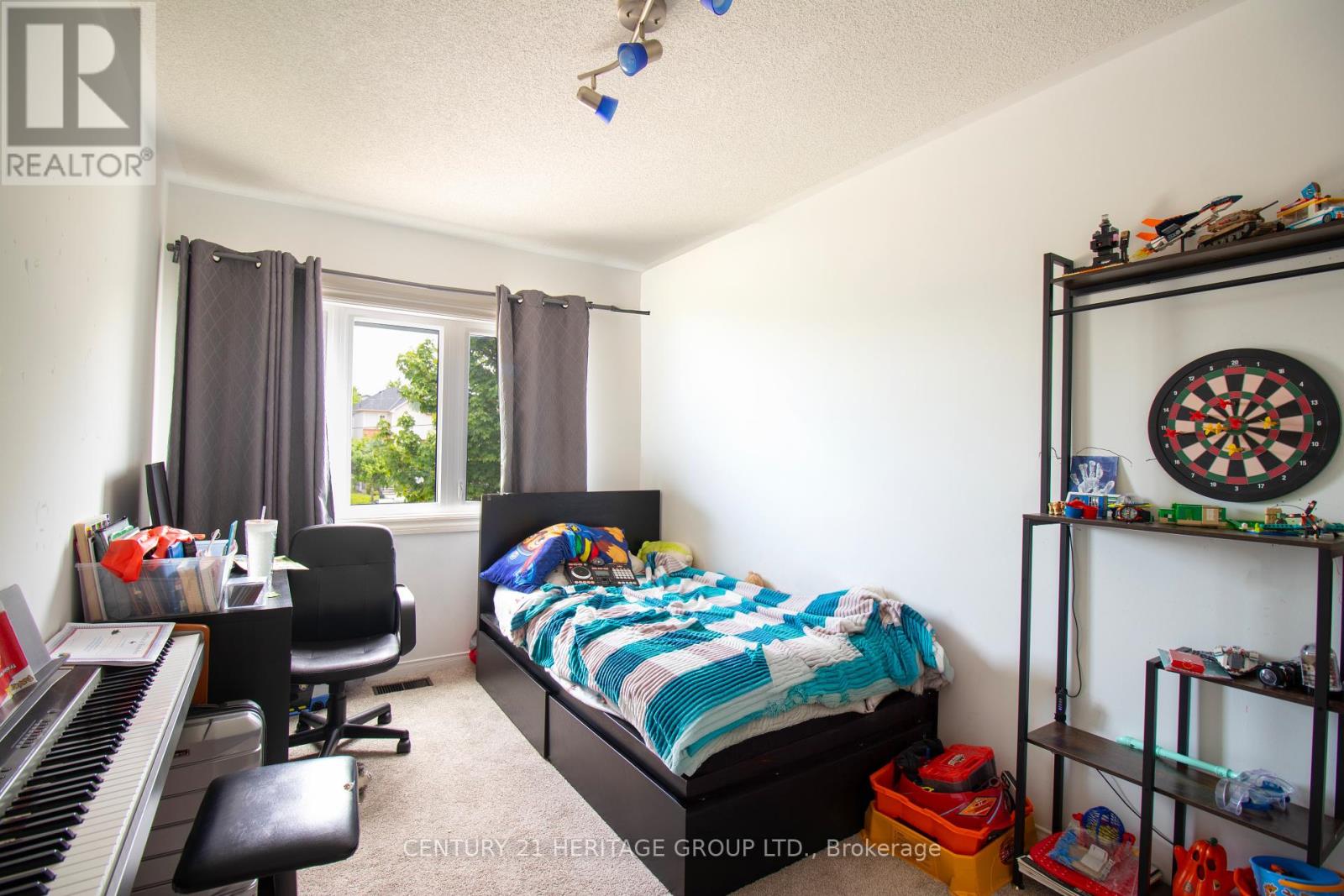 250 Ferndale Drive S, Barrie, Ontario  L4N 8J9 - Photo 16 - S12451317