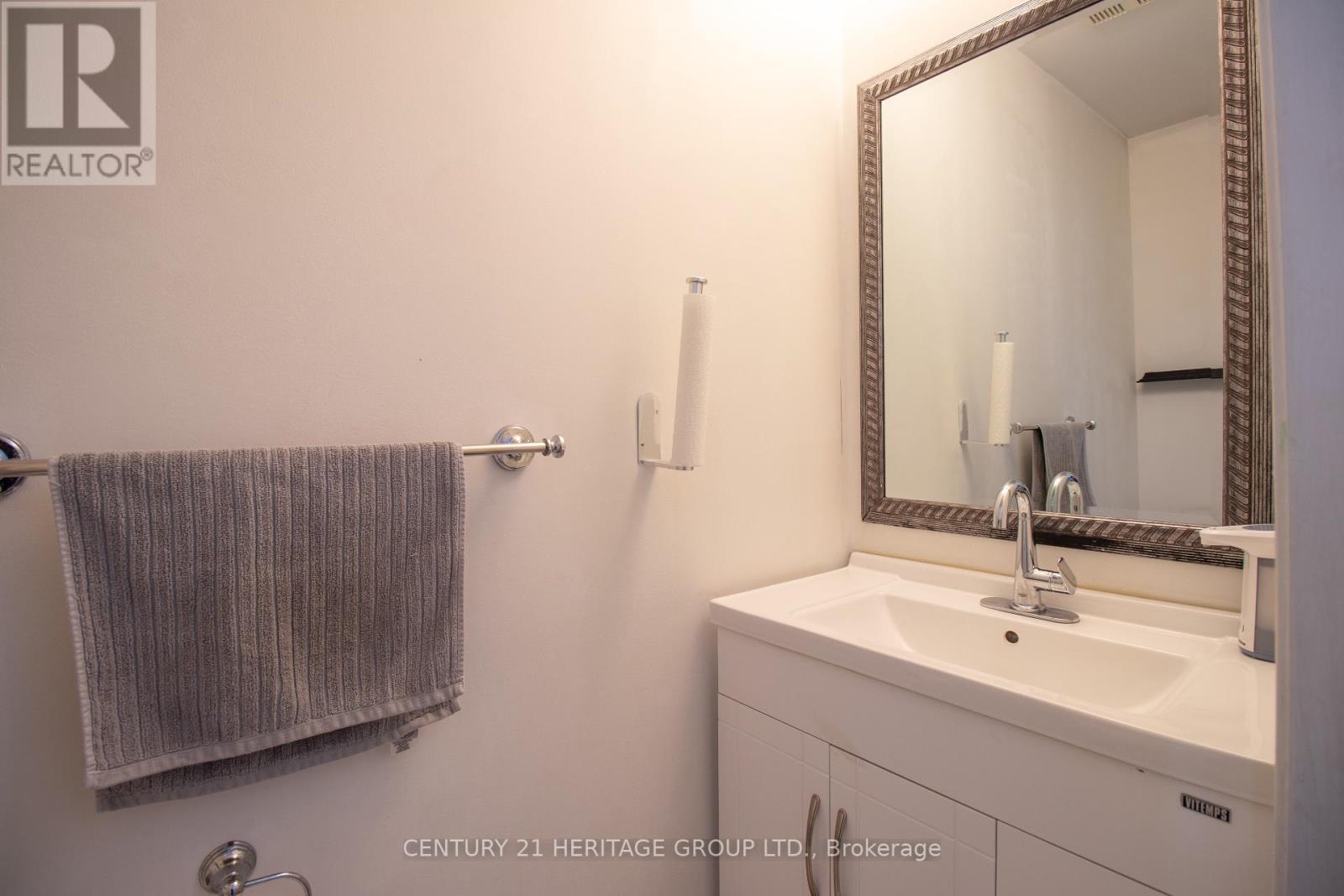 250 Ferndale Drive S, Barrie, Ontario  L4N 8J9 - Photo 19 - S12451317
