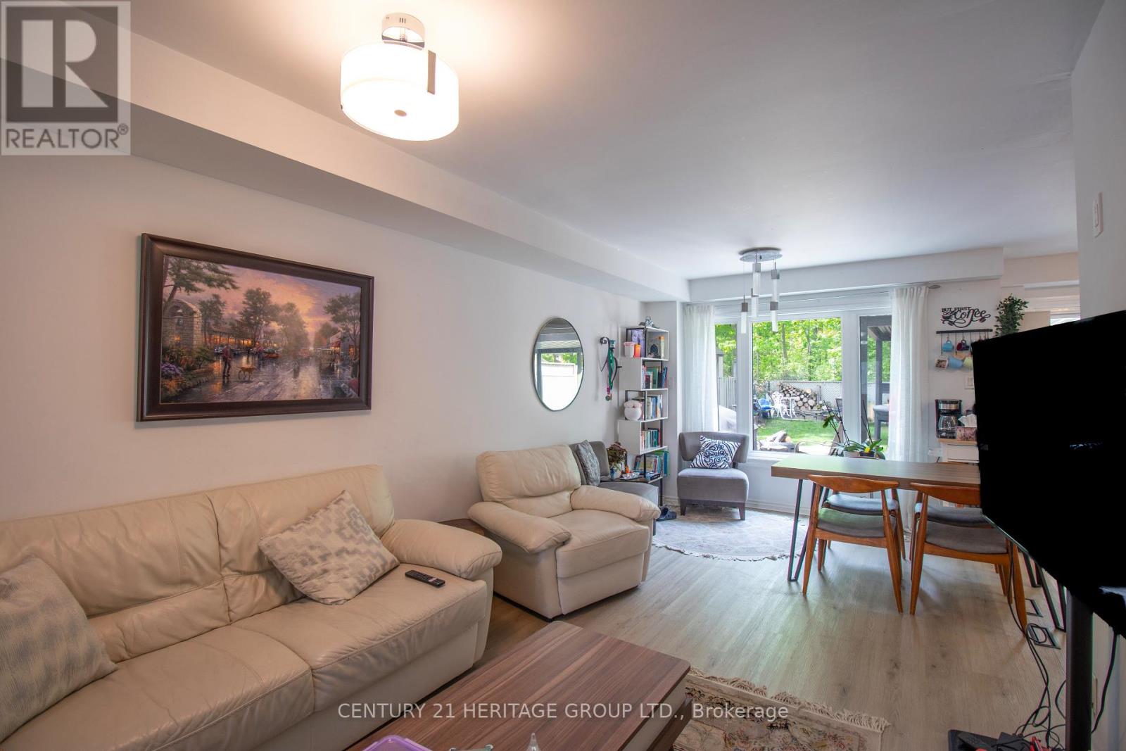250 Ferndale Drive S, Barrie, Ontario  L4N 8J9 - Photo 8 - S12451317