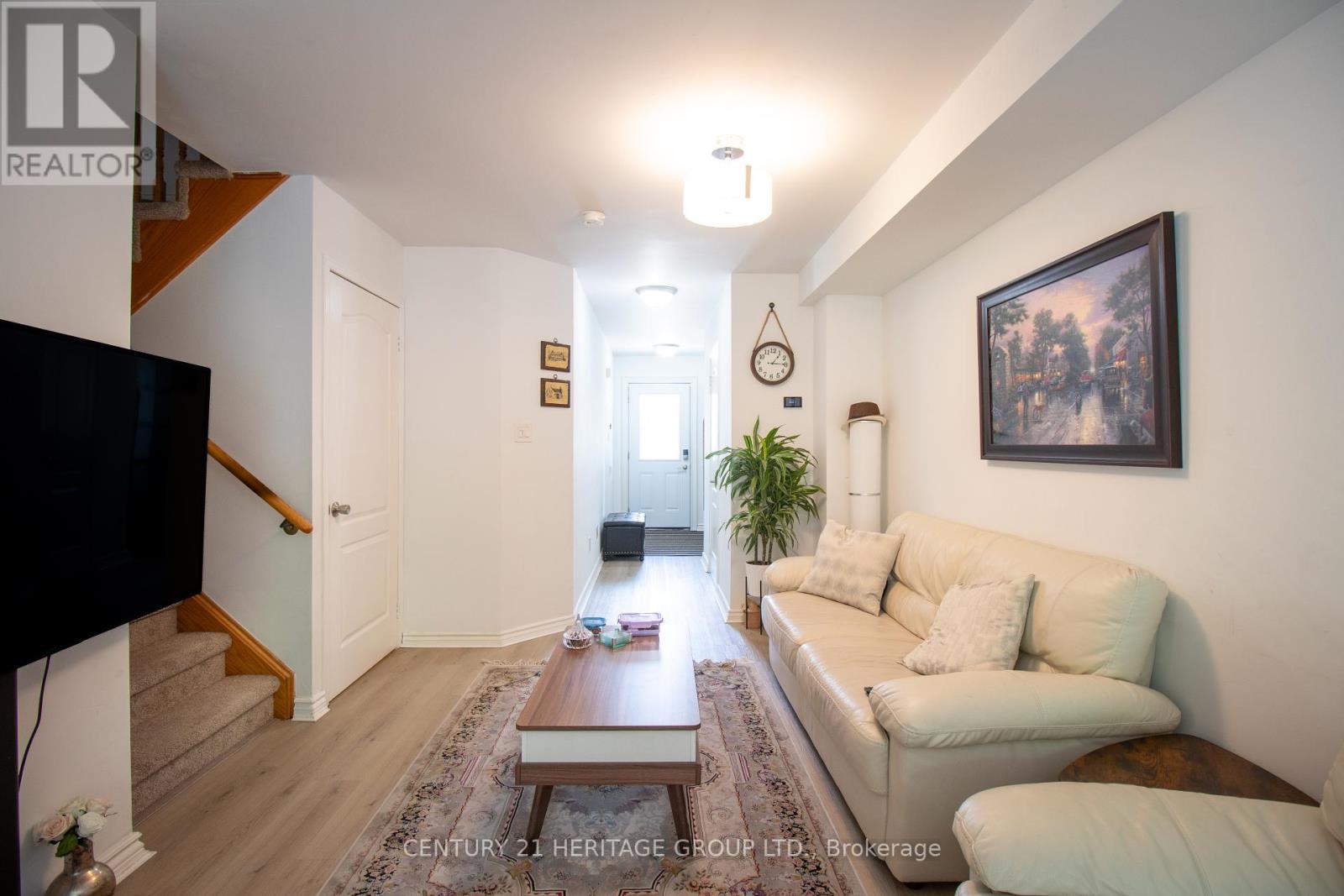 250 Ferndale Drive S, Barrie, Ontario  L4N 8J9 - Photo 9 - S12451317