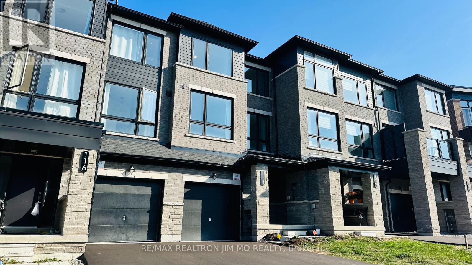 114 Blue Forest Crescent, Barrie, Ontario  L9J 0N7 - Photo 1 - S12451368