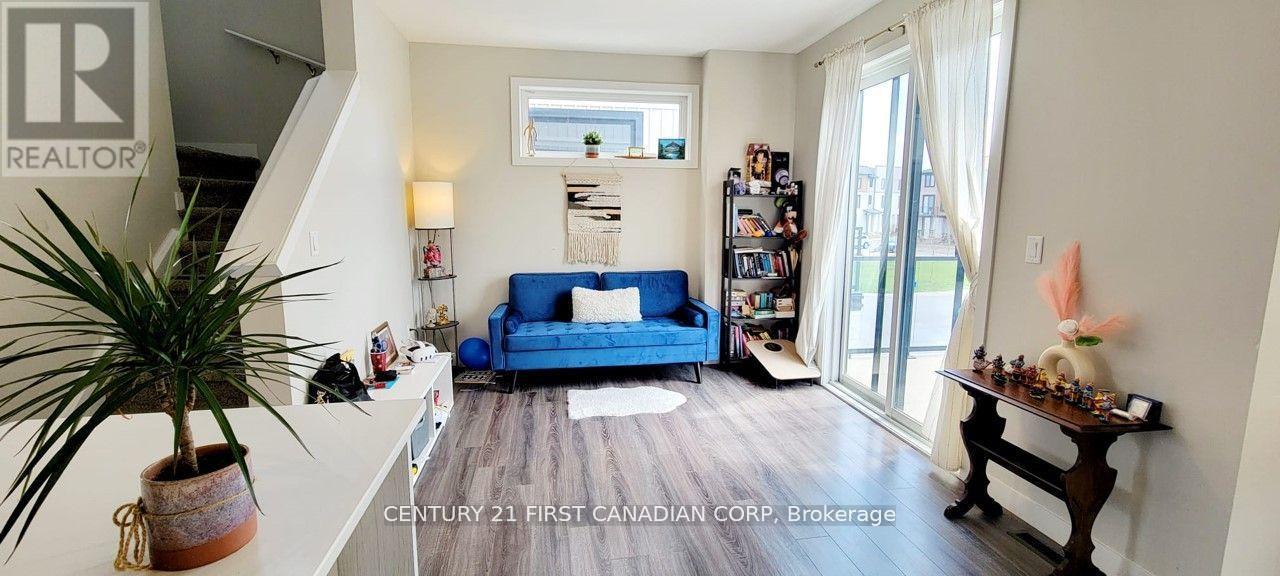 962 West Village Square, London North, Ontario  N6H 0J7 - Photo 11 - X12451442
