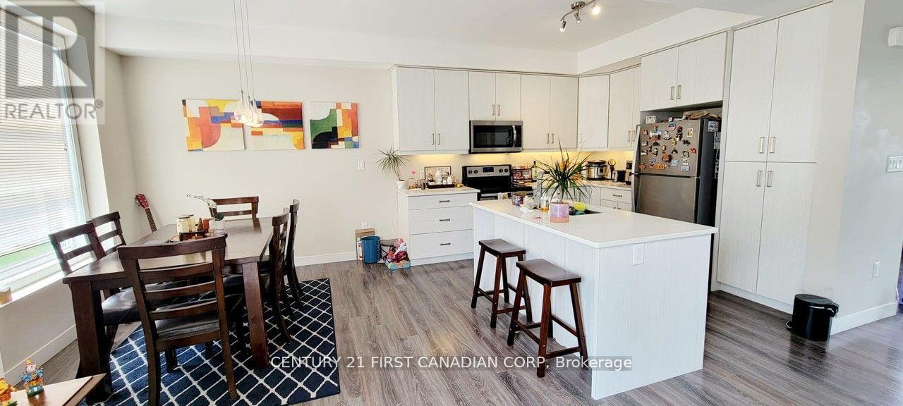 962 West Village Square, London North, Ontario  N6H 0J7 - Photo 17 - X12451442