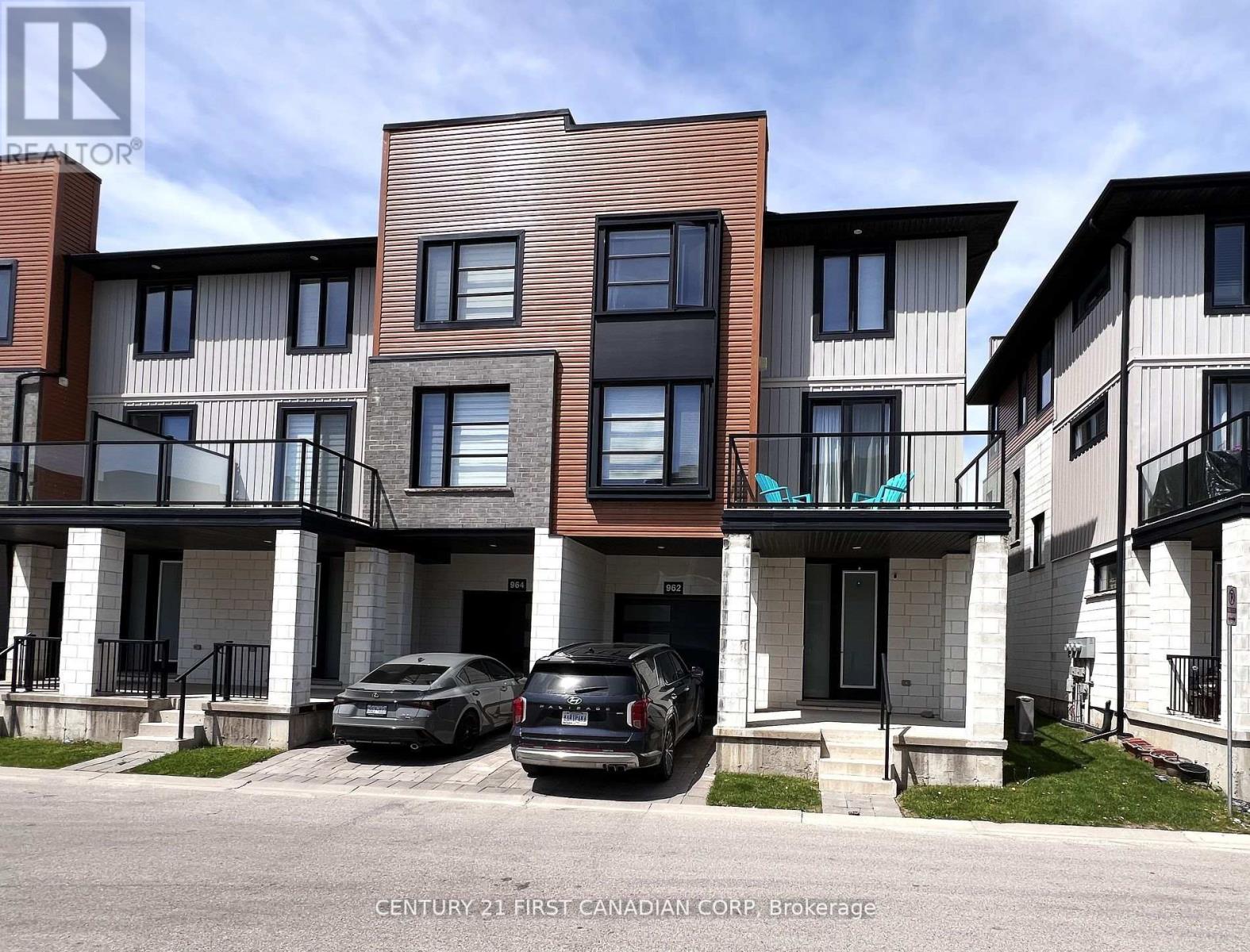 962 West Village Square, London North, Ontario  N6H 0J7 - Photo 2 - X12451442