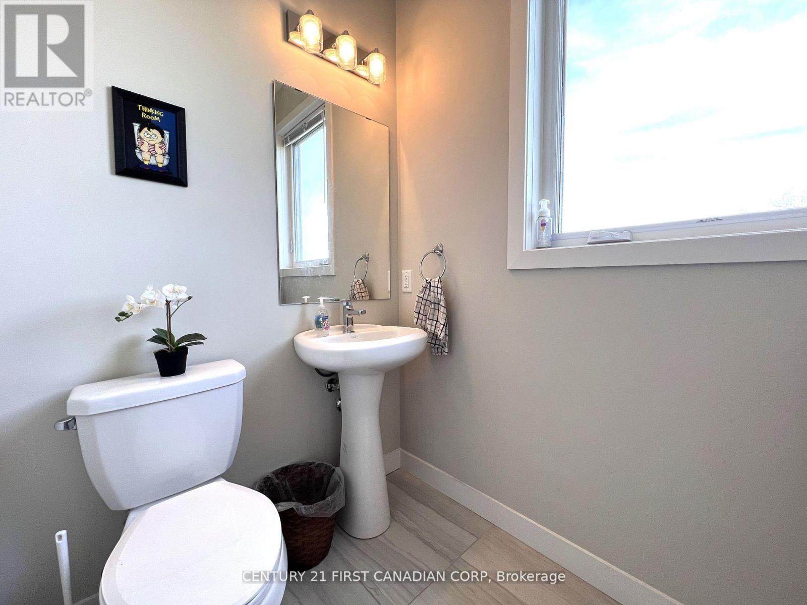 962 West Village Square, London North, Ontario  N6H 0J7 - Photo 22 - X12451442