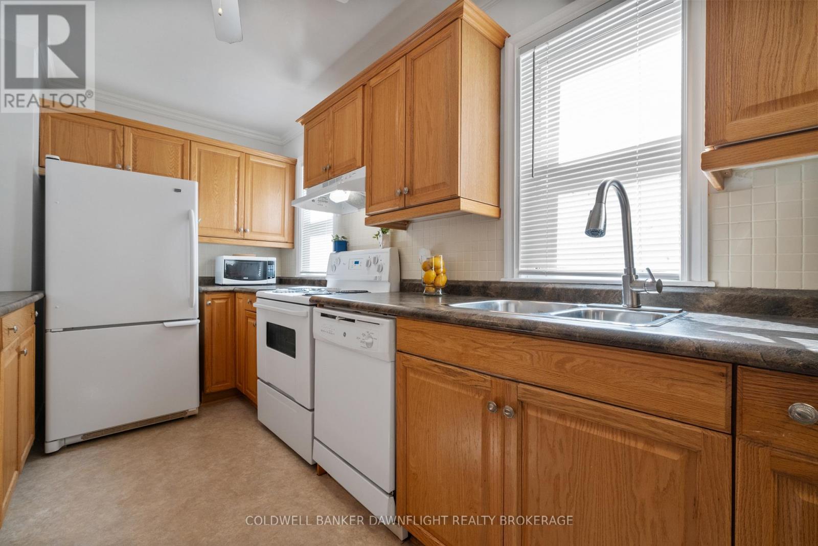 142 Algonquin Drive, South Huron, Ontario  N0M 1Y0 - Photo 13 - X12451455