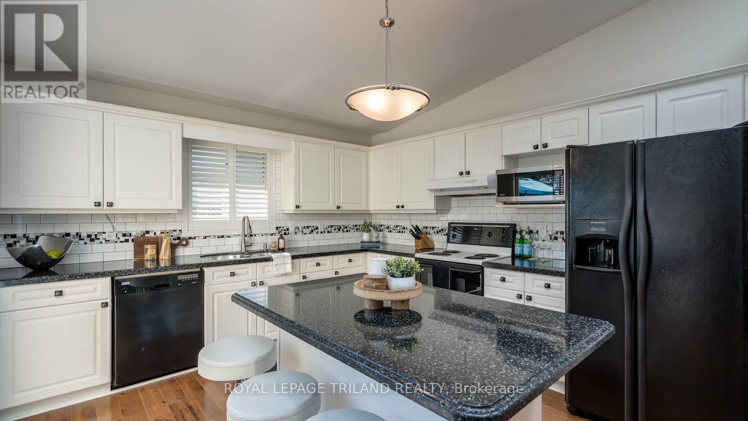189 Andover Drive, London South (South O), Ontario  N6J 4T8 - Photo 9 - X12451512