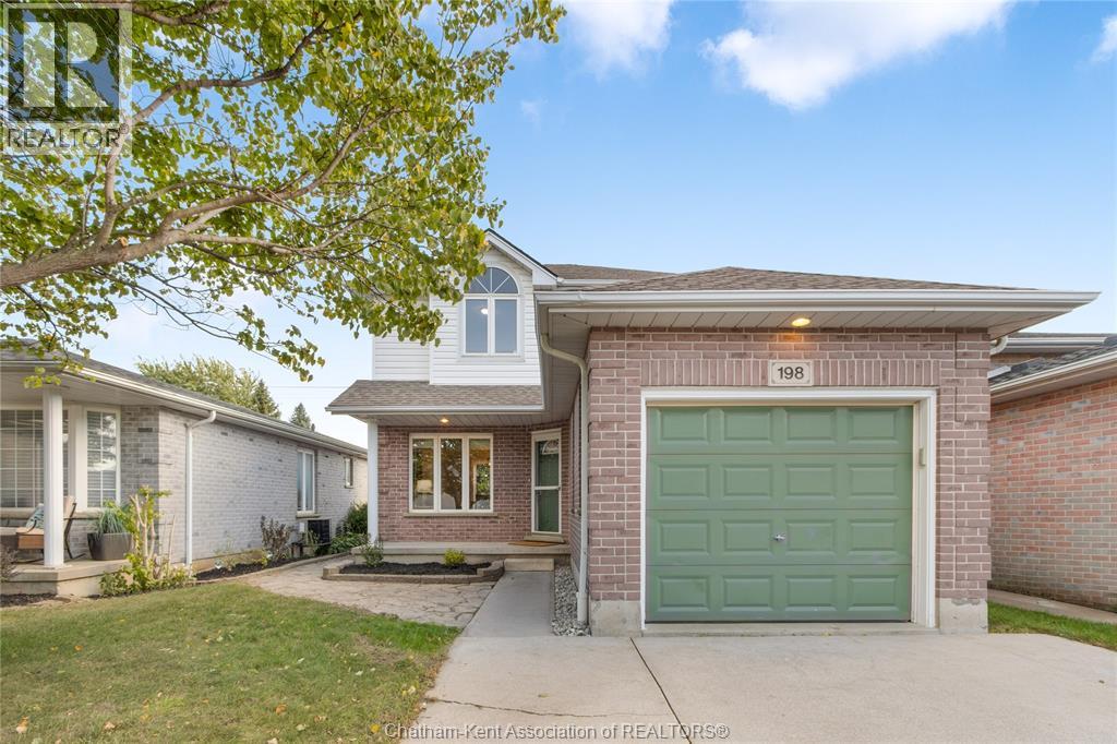 MLS# 25025453: 198 BRISTOL DRIVE, Chatham, Canada