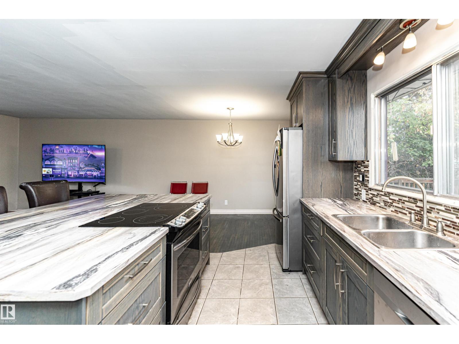 10619 149 St Nw, Edmonton, Alberta  T5P 1L9 - Photo 7 - E4461286