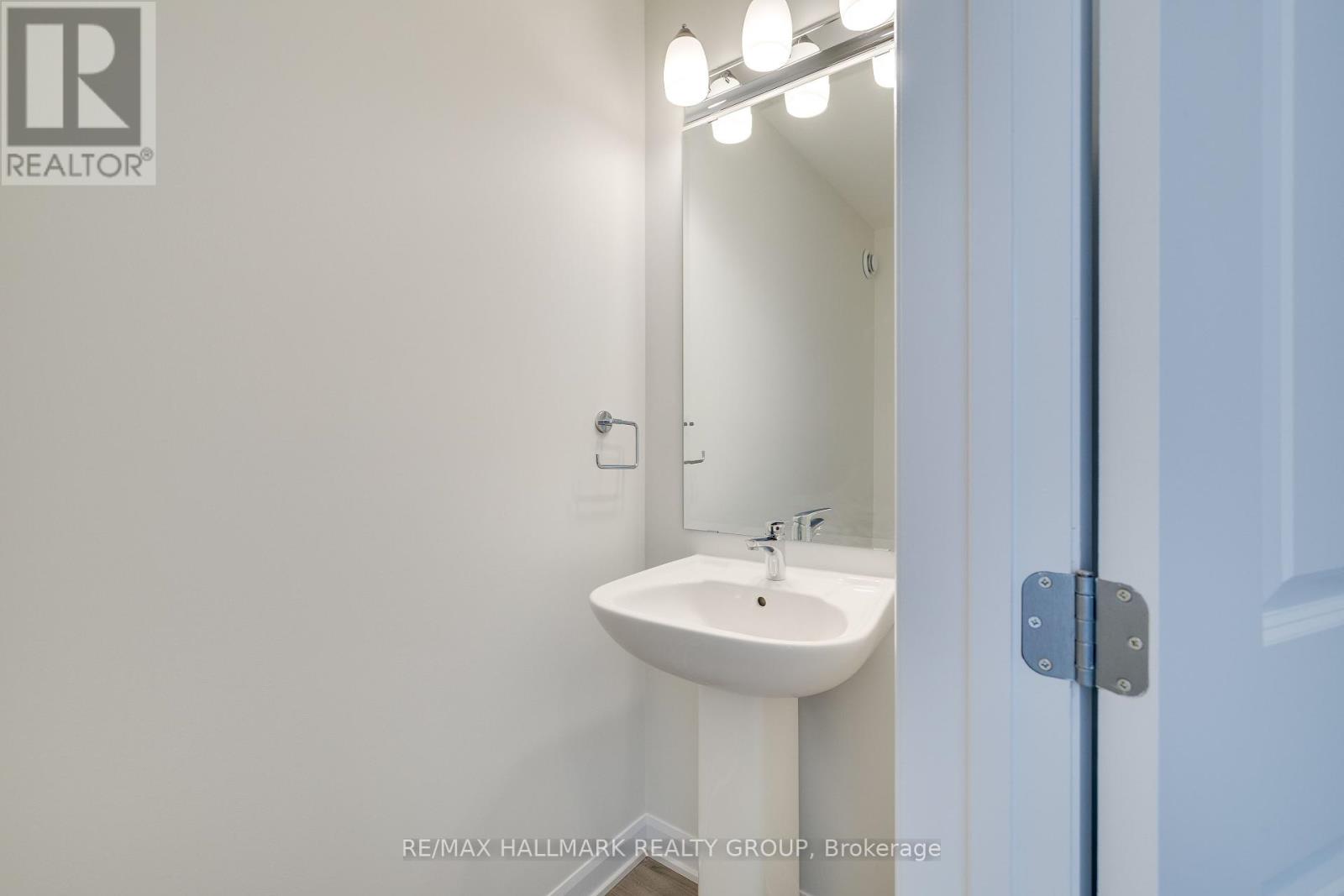 305 Raheen Court, Ottawa, Ontario  K2C 3H2 - Photo 13 - X12451444