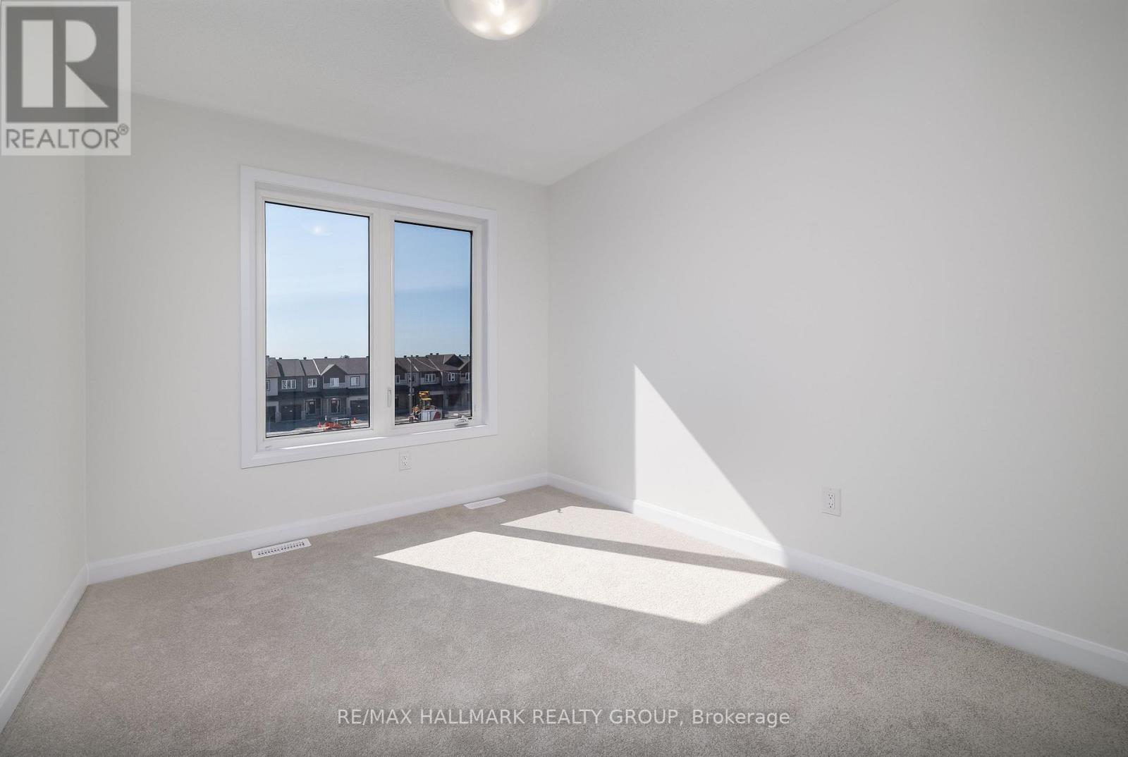 305 Raheen Court, Ottawa, Ontario  K2C 3H2 - Photo 17 - X12451444