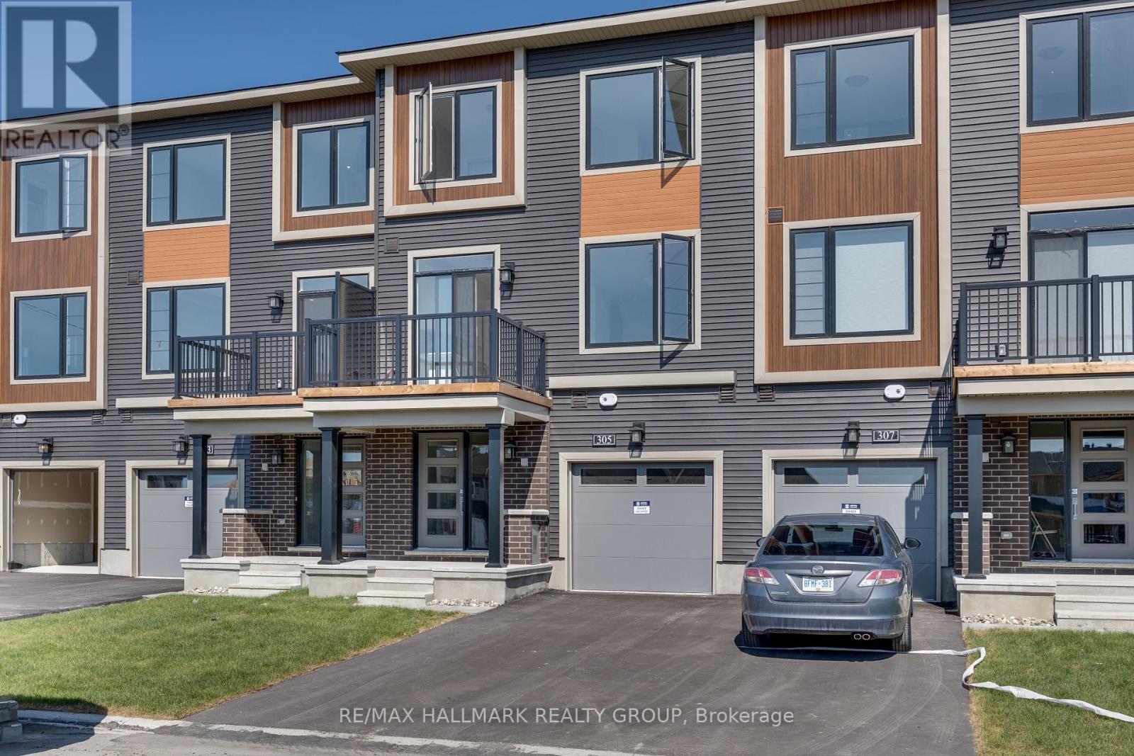 305 Raheen Court, Ottawa, Ontario  K2C 3H2 - Photo 2 - X12451444