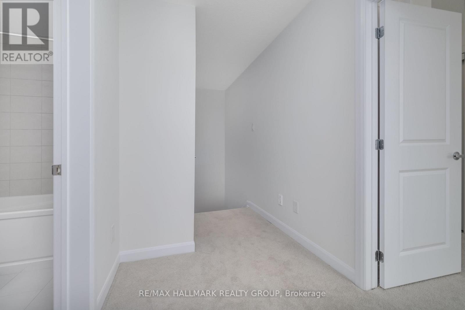 305 Raheen Court, Ottawa, Ontario  K2C 3H2 - Photo 20 - X12451444