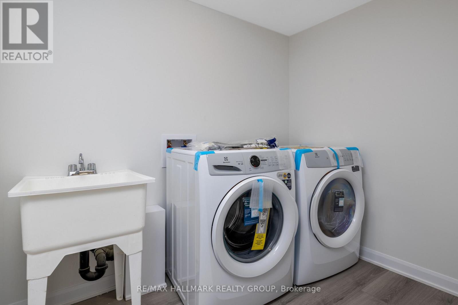 305 Raheen Court, Ottawa, Ontario  K2C 3H2 - Photo 24 - X12451444
