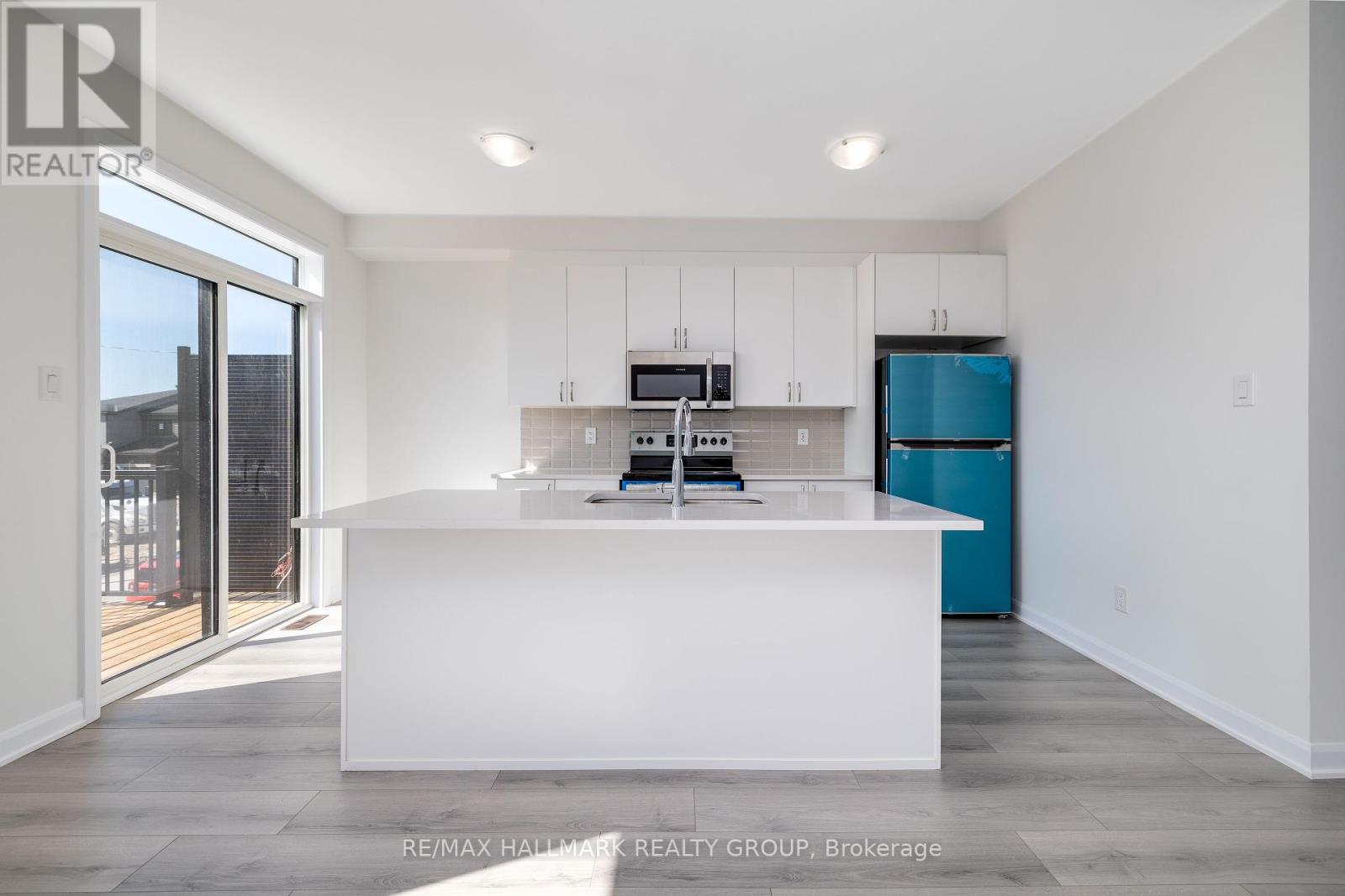 305 Raheen Court, Ottawa, Ontario  K2C 3H2 - Photo 8 - X12451444