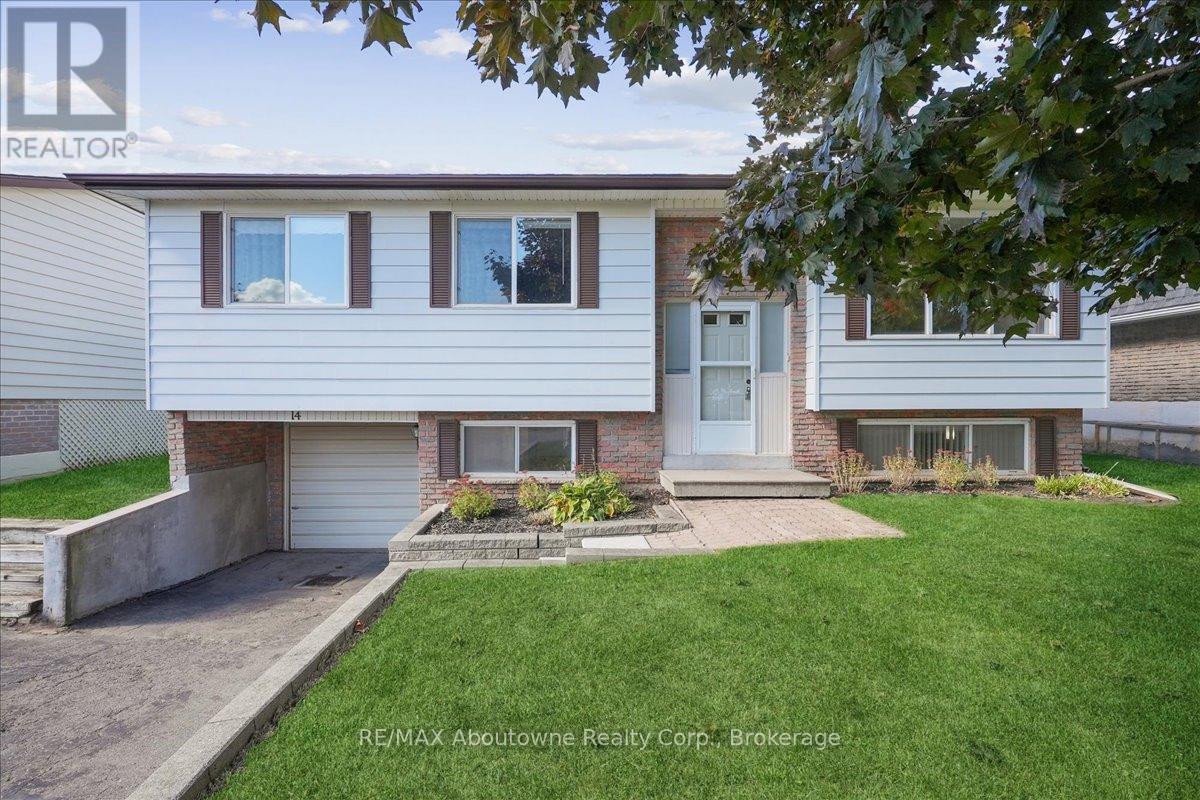 14 Norman Avenue, Halton Hills, Ontario  L7J 2R4 - Photo 2 - W12451487