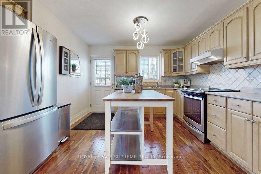 Main & Second Floor - 216 Silverthorn Avenue, Toronto, Ontario  M6N 3K4 - Photo 10 - W12451291