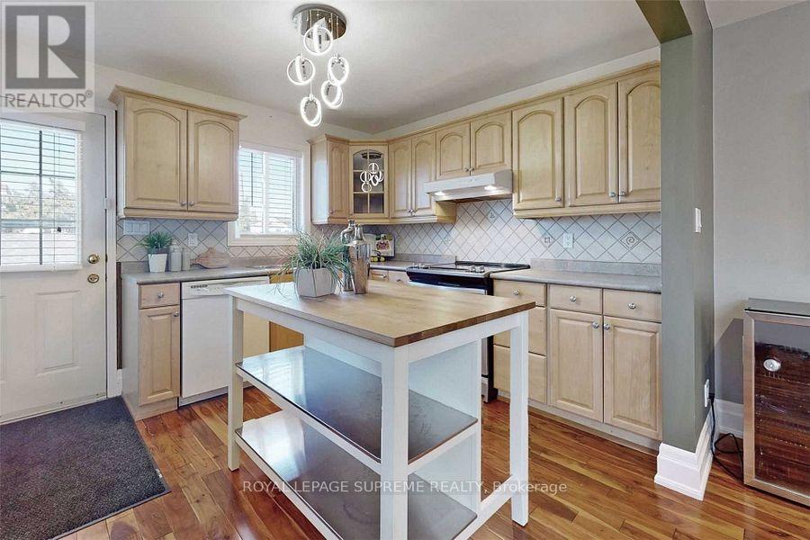 Main & Second Floor - 216 Silverthorn Avenue, Toronto, Ontario  M6N 3K4 - Photo 11 - W12451291