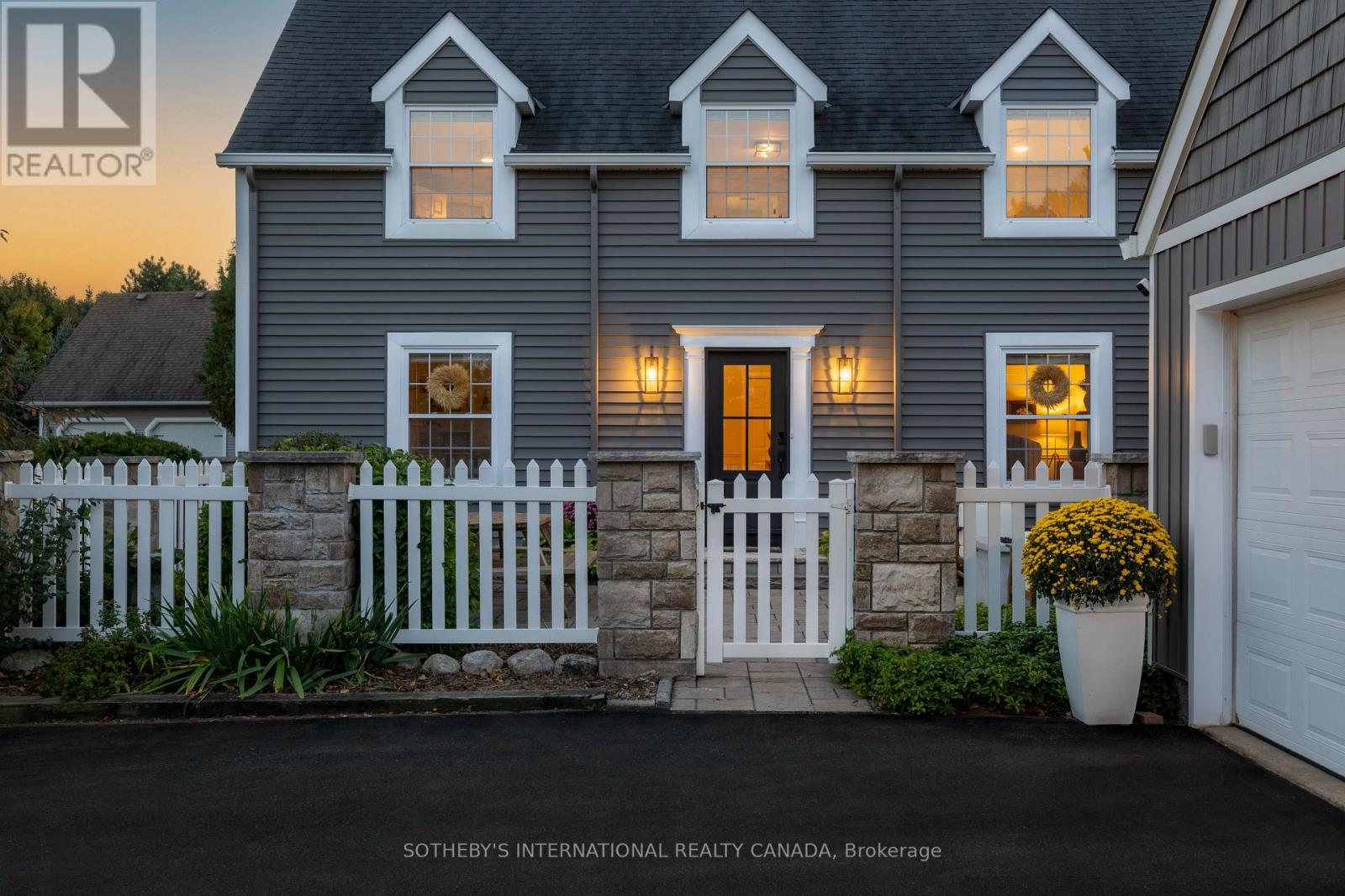 331 Wheelihan Way, Milton (Campbellville), Ontario  L0P 0A1 - Photo 5 - W12451306