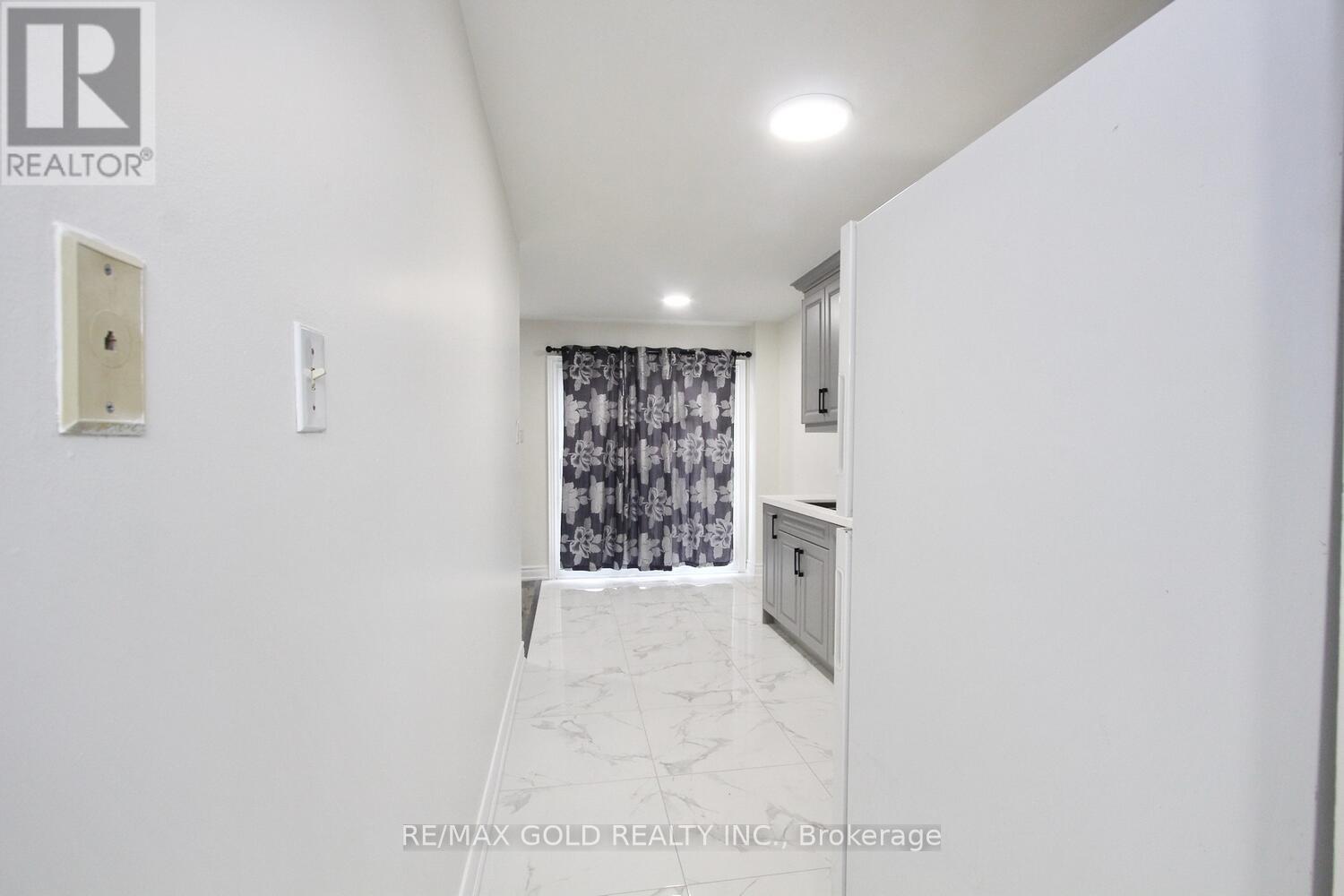 96 Lauraglen Crescent, Brampton (Fletcher's Creek South), Ontario  L6Y 5A6 - Photo 11 - W12451327